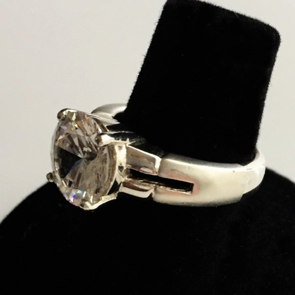 Solitaire Simulated Diamond Ring 925 Silver - Picture 3 of 5